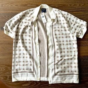 Brand new with tags Abercrombie button up sweater polo. Super cute!